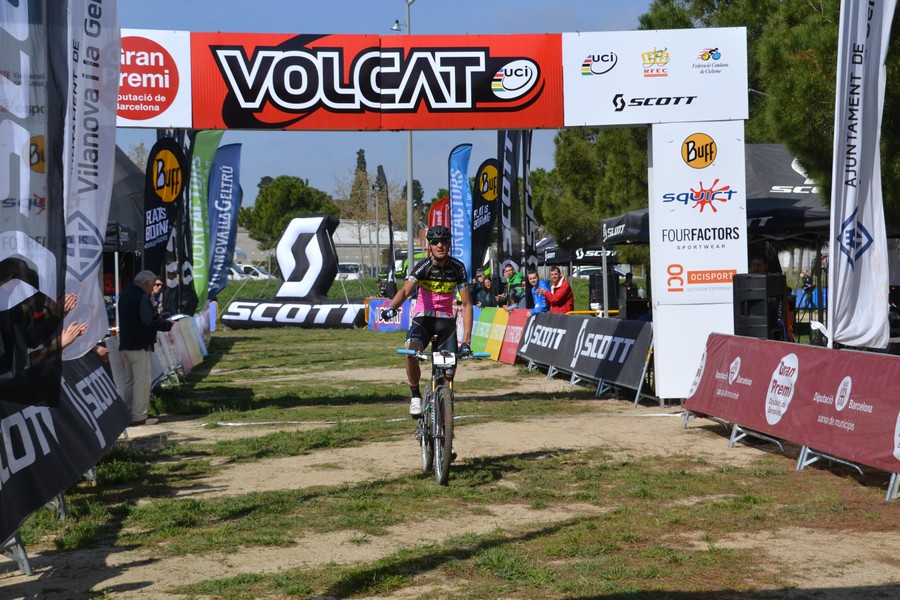 Tiago Ferreira volcat 2015 etapa vilanova-geltru meta