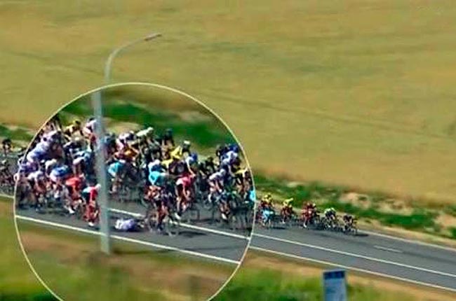 Caída masiva en la tercera etapa del Tour de Francia 2015