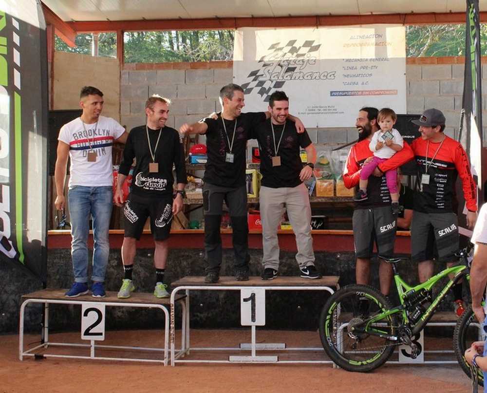 Podium Enduro 2 2ª edición del Enduro Team Race de Cocañin