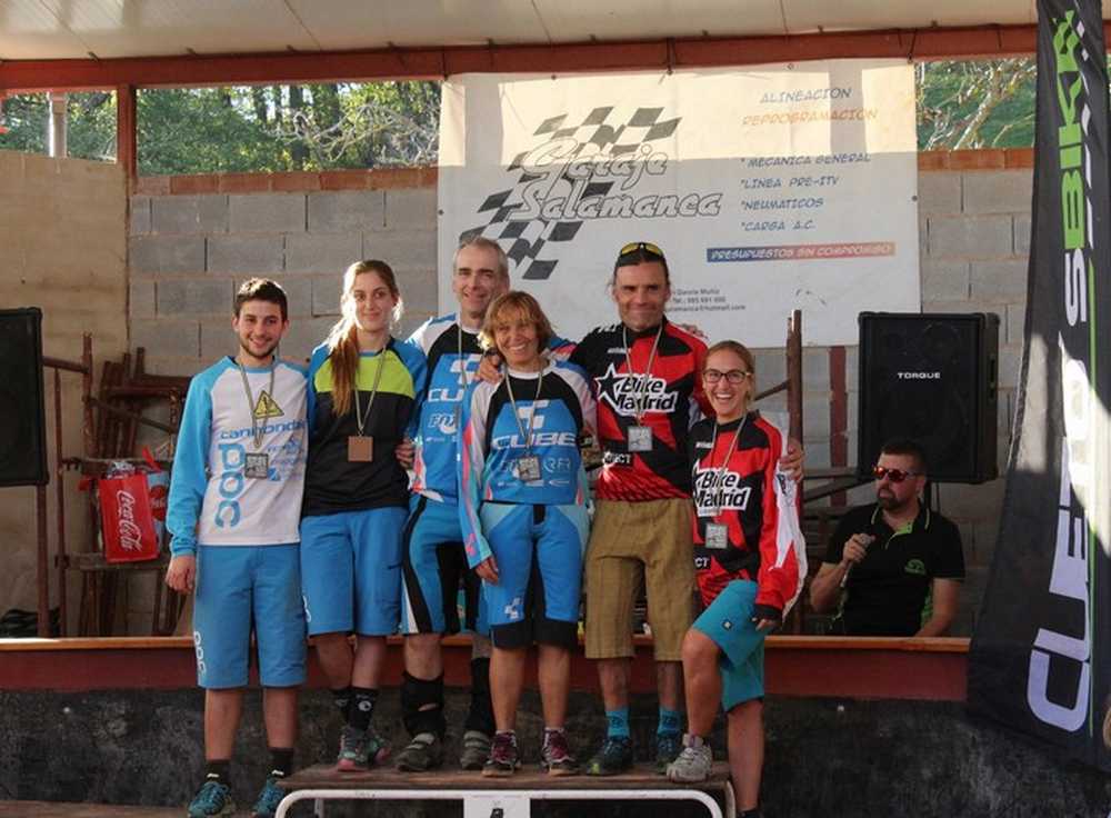Podium Enduro Mixto 2ª edición del Enduro Team Race de Cocañin