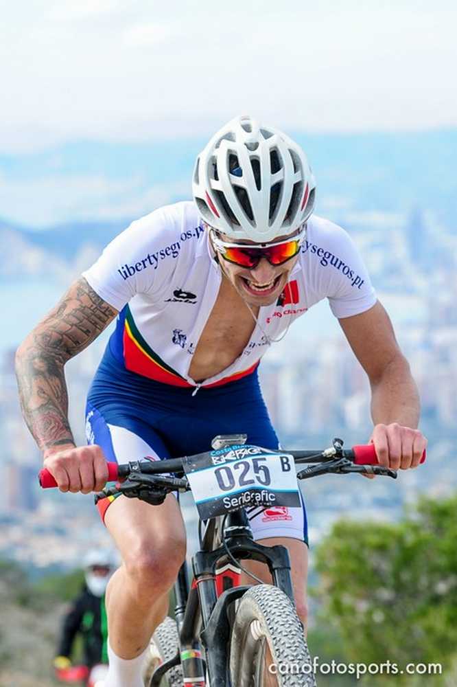 Rosa y Ferreira conquistan la II edición de la Costa Blanca Bike Race