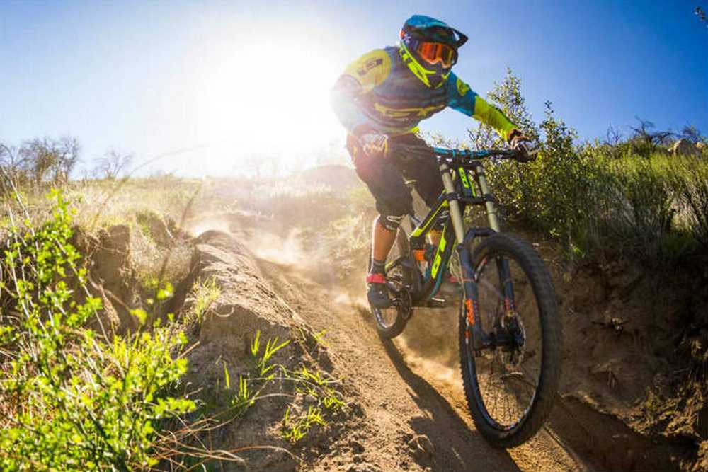 El equipo GT Factory Racing de DH y de Enduro amplía su compromiso con Shimano