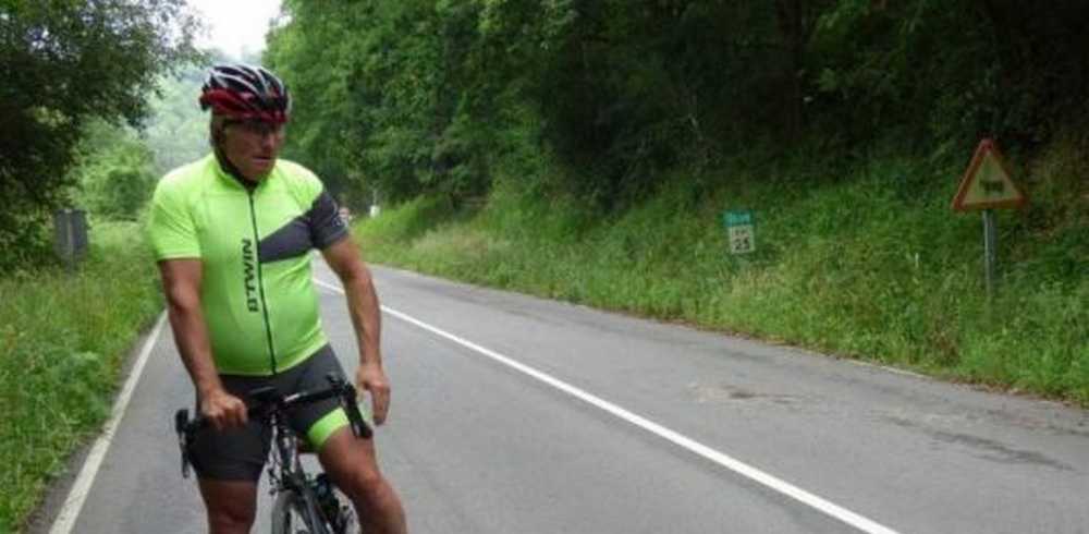 Herido grave un ciclista asturiano al chocar contra un corzo en Bendición (Siero)
