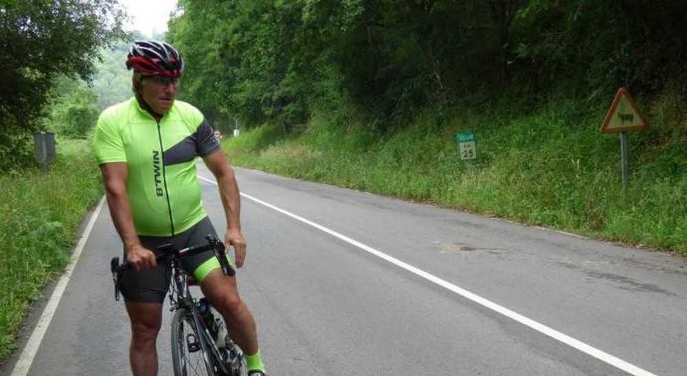 Herido grave un ciclista asturiano al chocar contra un corzo en Bendición (Siero)