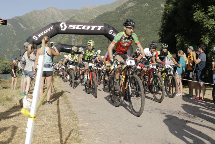 salida Vall de BoiScott Marathon Cup BTT
