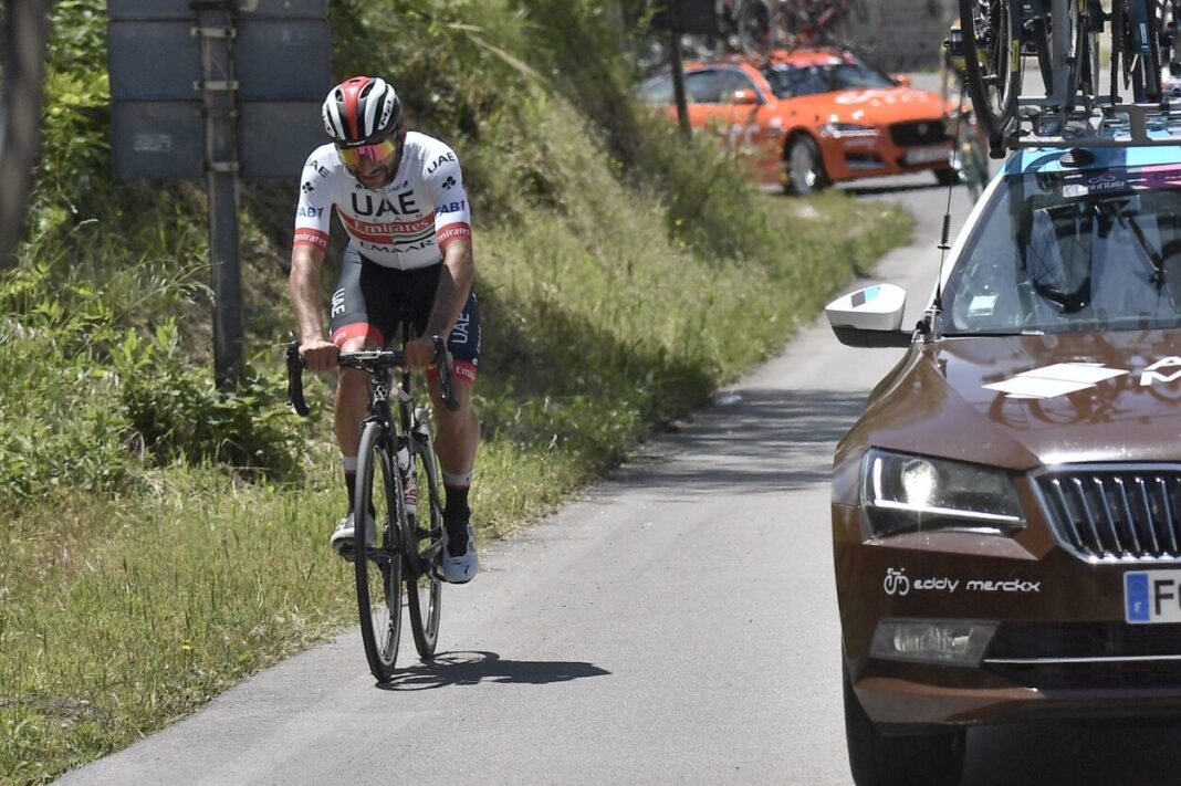 gaviria abandona el giro