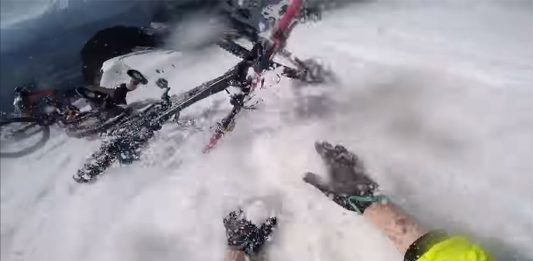 chillaba-como-un-cochinillo-en-una-matanza-caída-megavalanche-alpe-dhuez-mountain-bike-video-crash