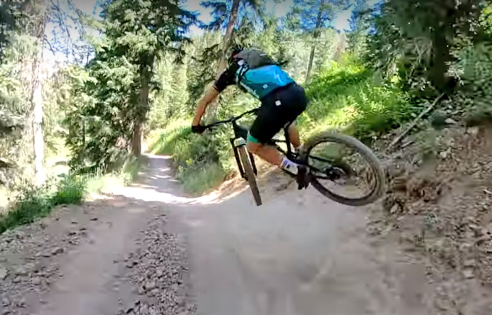 Vídeo-Impresionante-Peter-Sagan-haciendo-Descenso-con-mountain-bike-y-a-lo-loco
