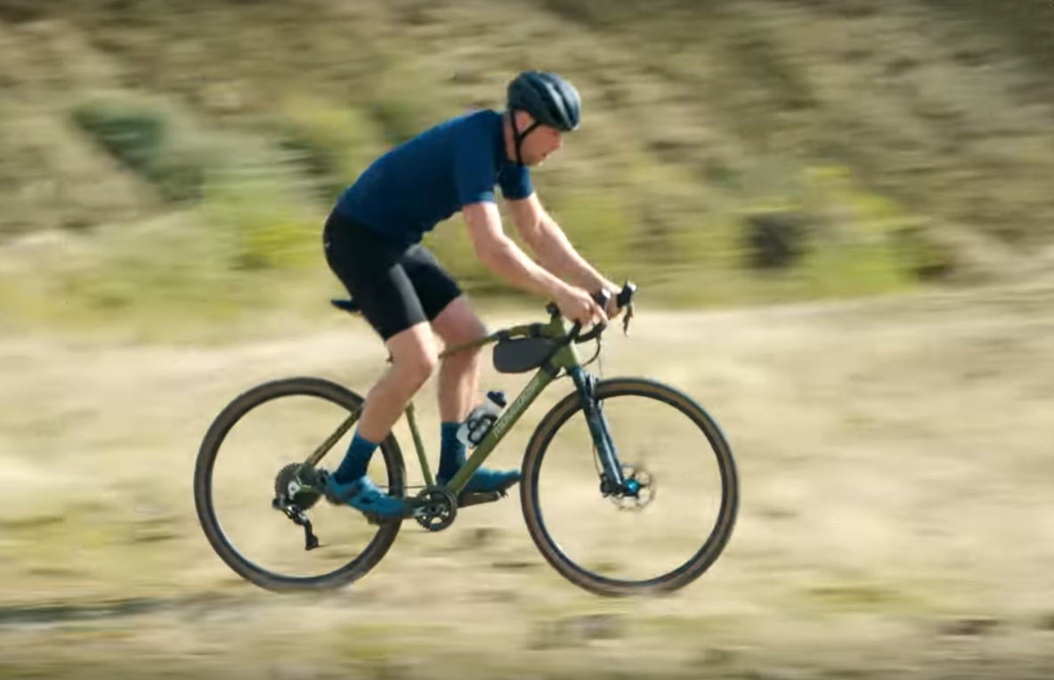 Vídeo-Es-esto-Gravel-Bike,-Gravenduro,-Trialcross-o-que-narices-hace-Chris-Akrigg-con-esta-bici