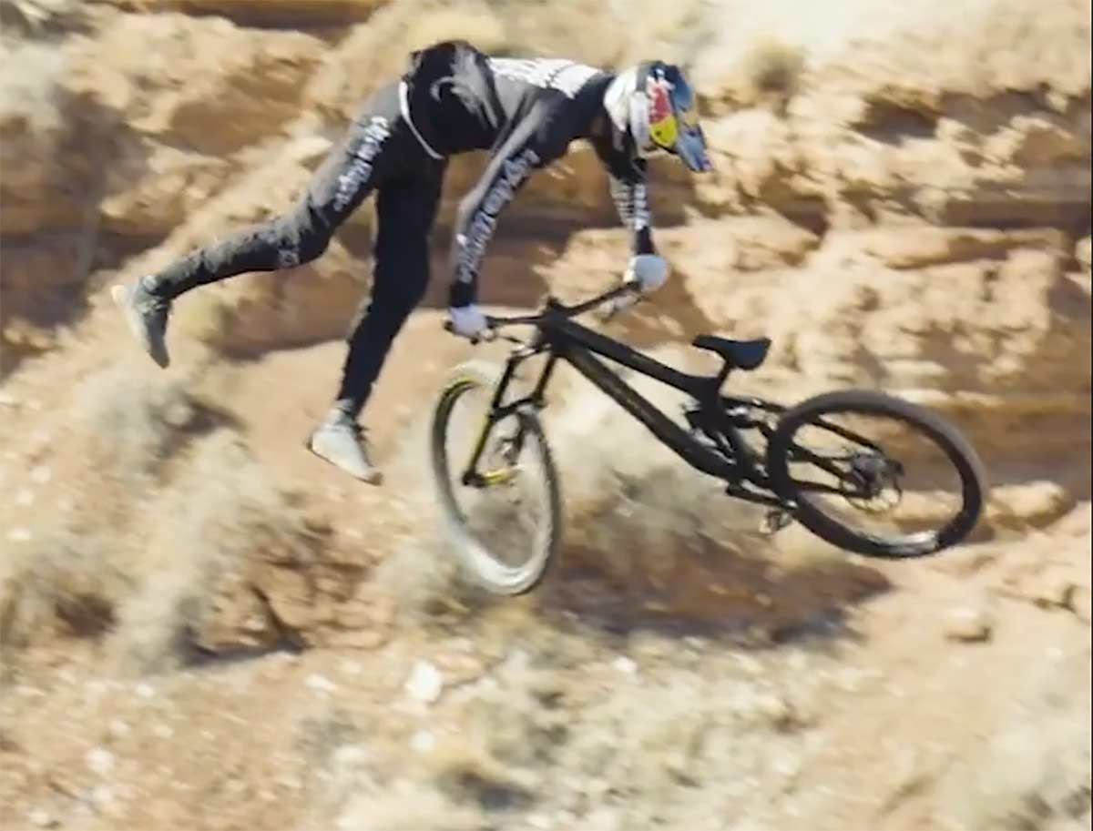 Para-que-quiere-Semenuk-una-horquilla-de-pletina-simple-en-el-Rampage-trek-session-rock-shox-zeb