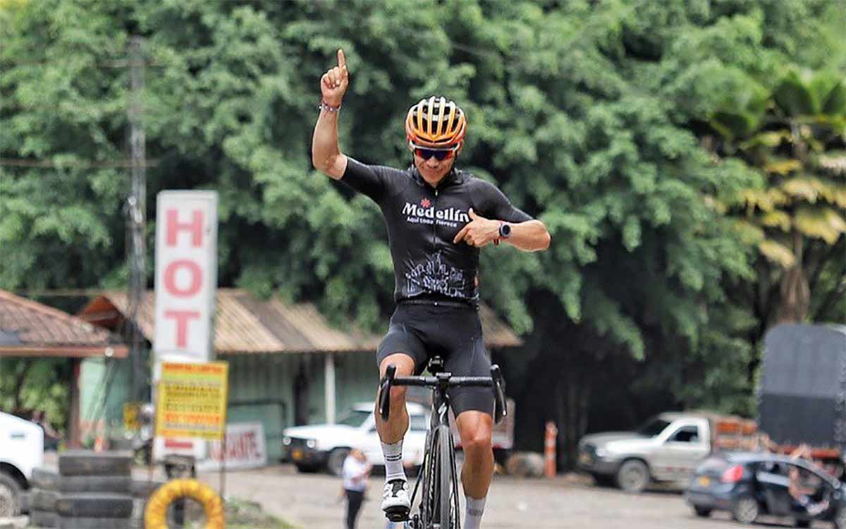 Miguel Ángel López gana la primera con el Medellin-EPM