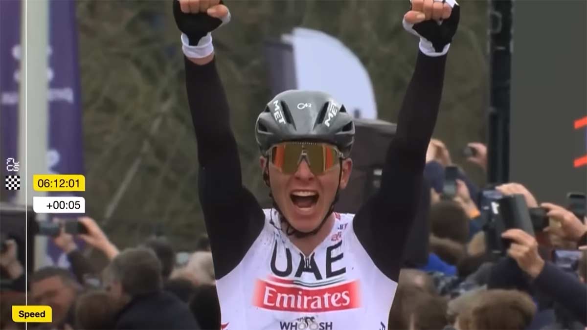 Si-no-pudiste-ver-lo-que-hizo-Tadej-Pogacar-en-el-Tour-de-Flandes-atento-a-los-videos-con-los-mejore-momentos