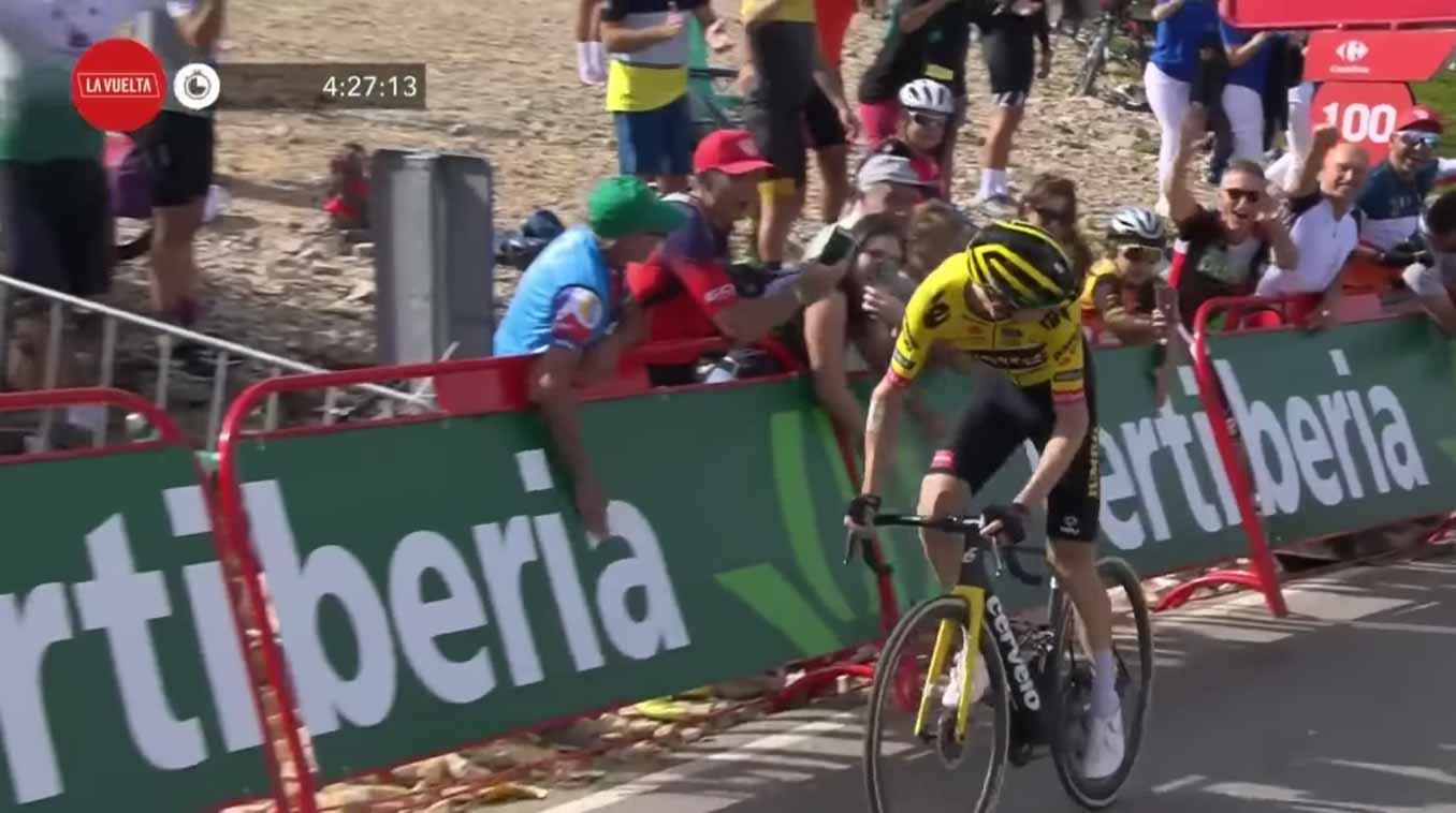 Este-es-el-video-por-el-que-acusan-de-dopaje-mecanico-a-Sepp-Kuss-y-el-Jumbo-Visma