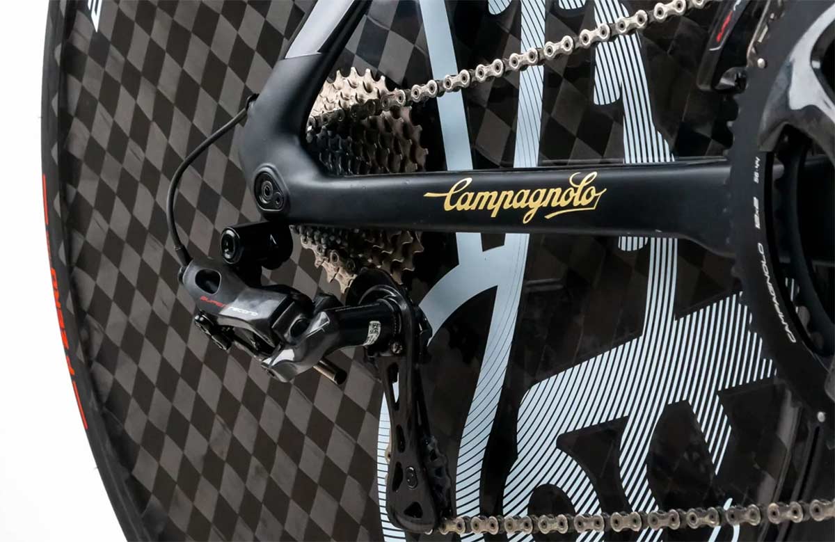 Ya a la venta las bicicletas del UAE Team Emirates de Tadej Pogacar